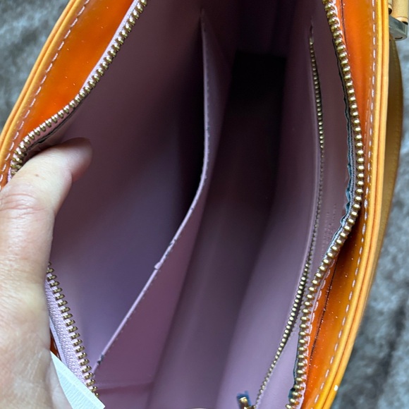 Louis Vuitton Light orange Vernis Houston Embossed Tote - Picture 10 of 14